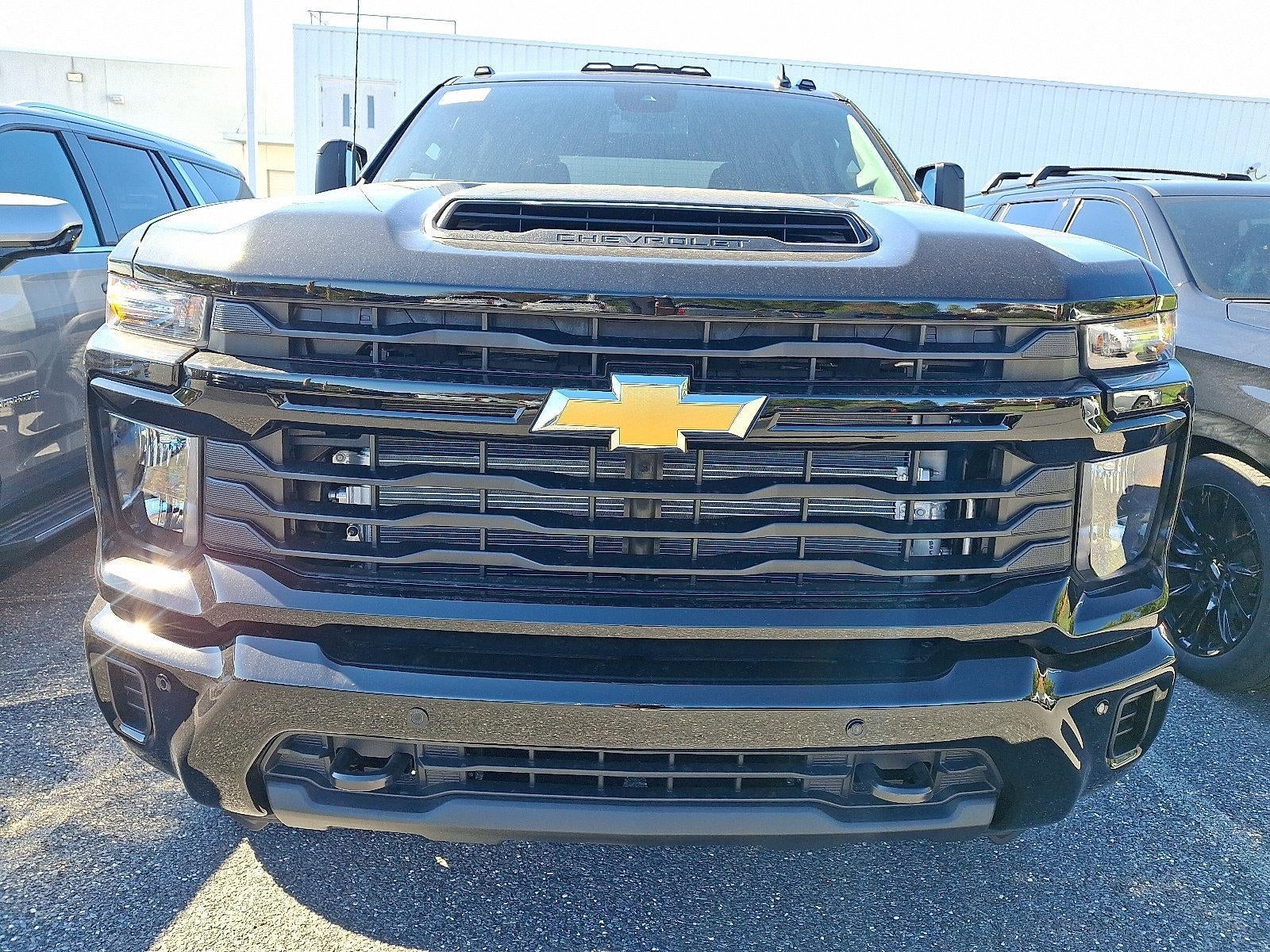 2026 Chevrolet Silverado 2500 HD Crew Cab Standard Box 4-Wheel Drive Custom