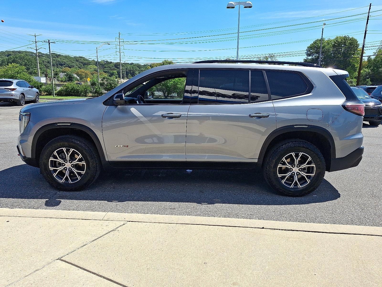 2024 GMC Acadia AT4