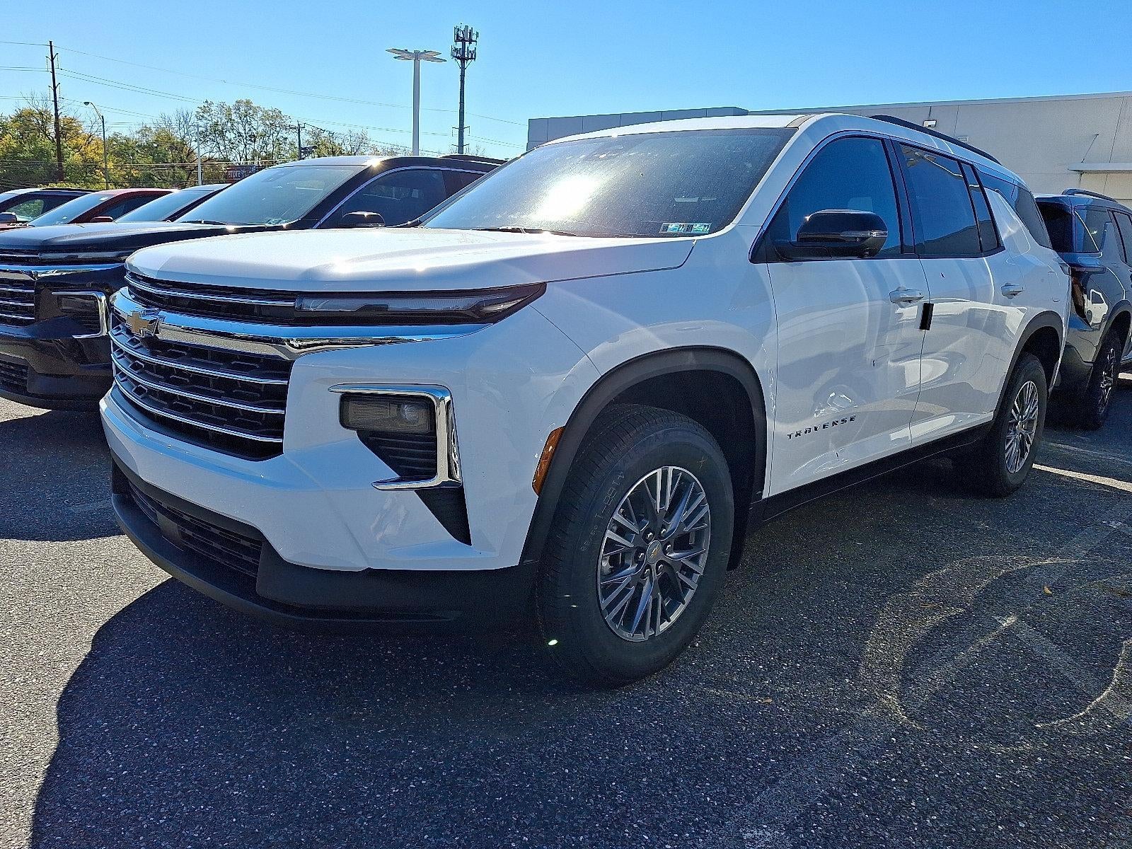 2027 Chevrolet Traverse LT w/2LT