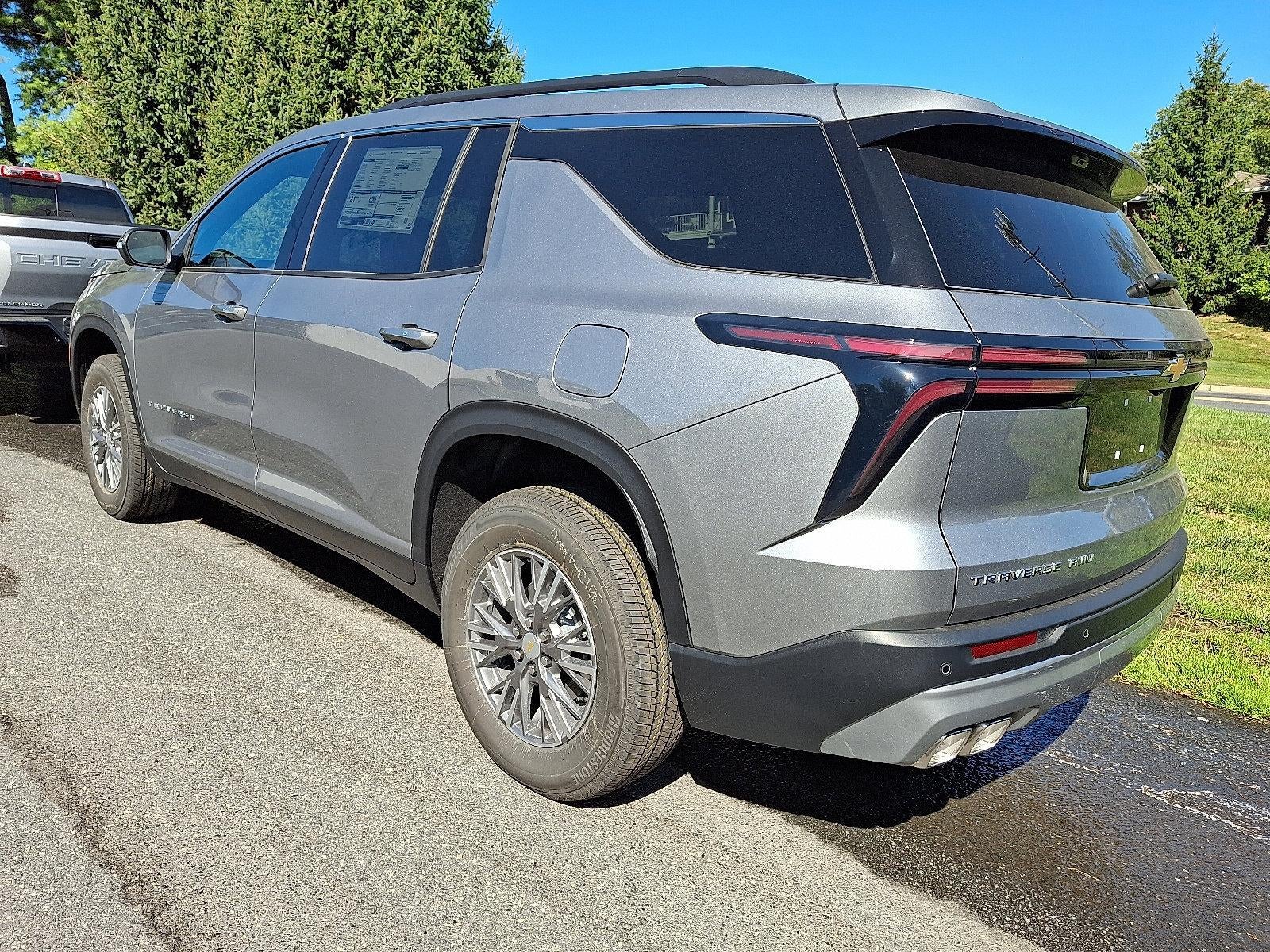2027 Chevrolet Traverse LT w/2LT