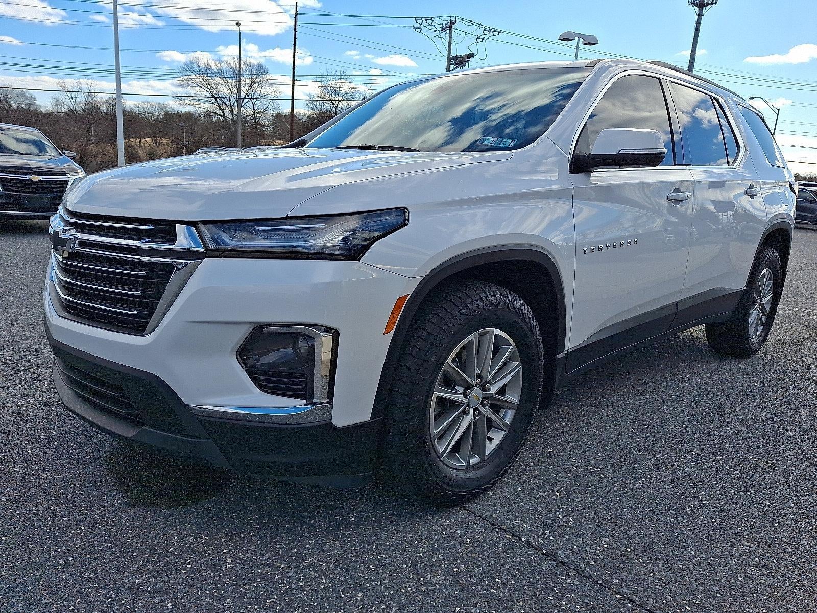 2023 Chevrolet Traverse LT Cloth