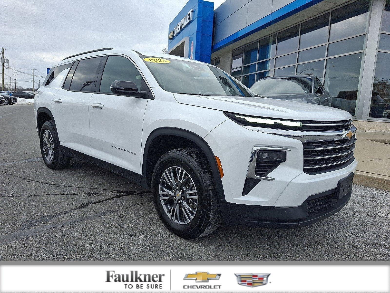 2025 Chevrolet Traverse LT