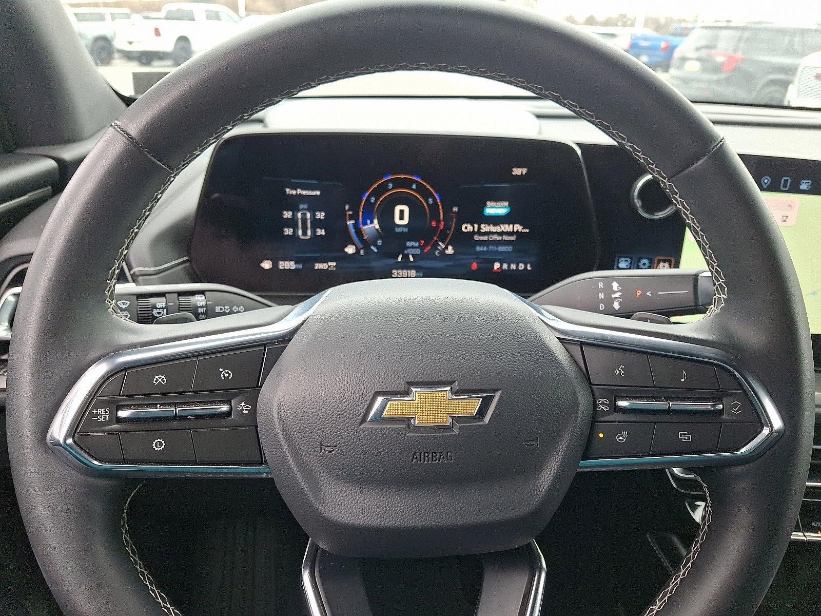 2025 Chevrolet Traverse LT