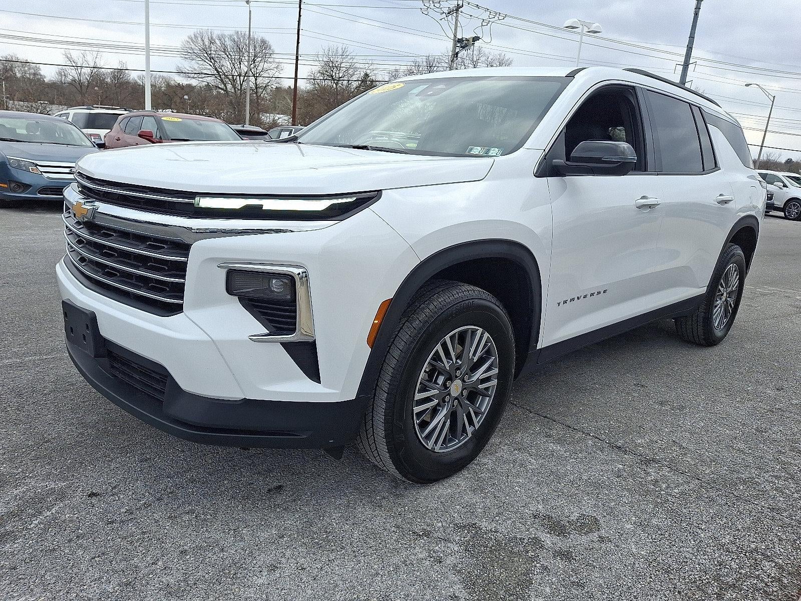 2025 Chevrolet Traverse LT