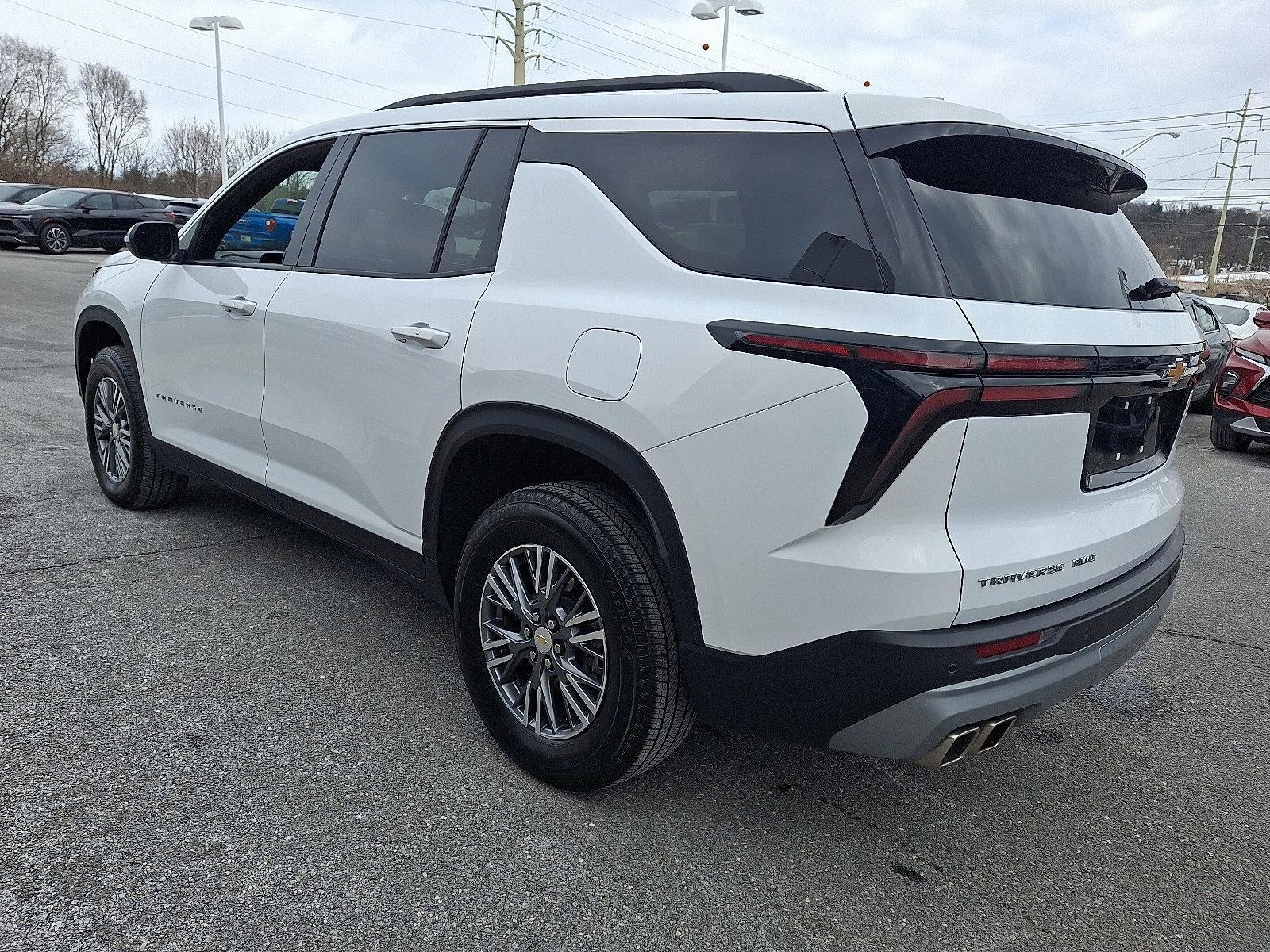 2025 Chevrolet Traverse LT