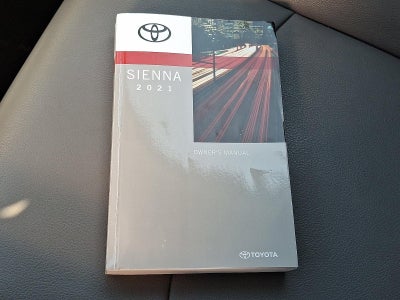 2021 Toyota Sienna XLE