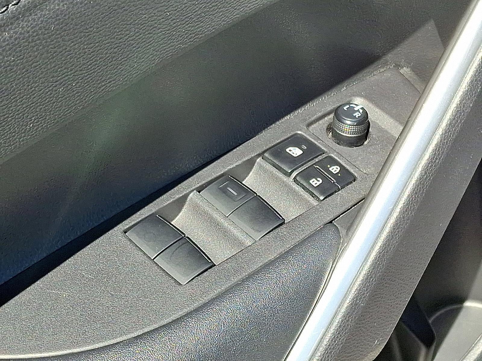 2024 Toyota Corolla Cross XLE - Photo 14