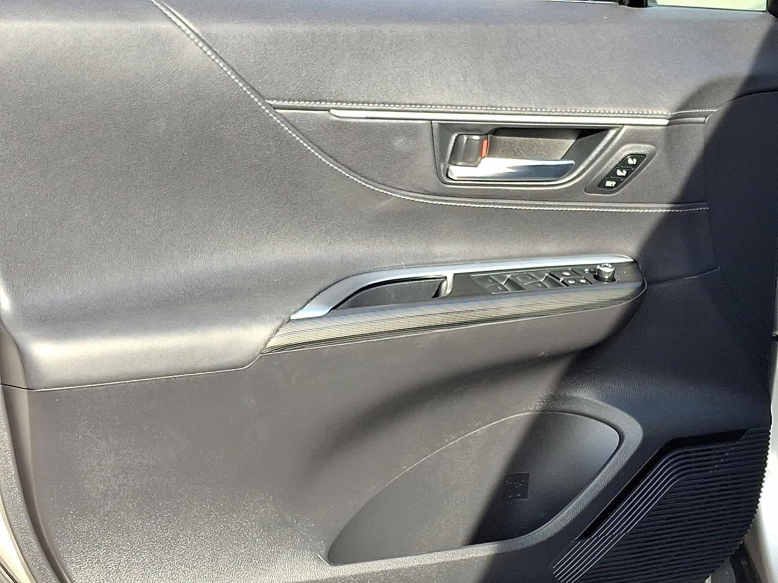 2024 Toyota Venza LE