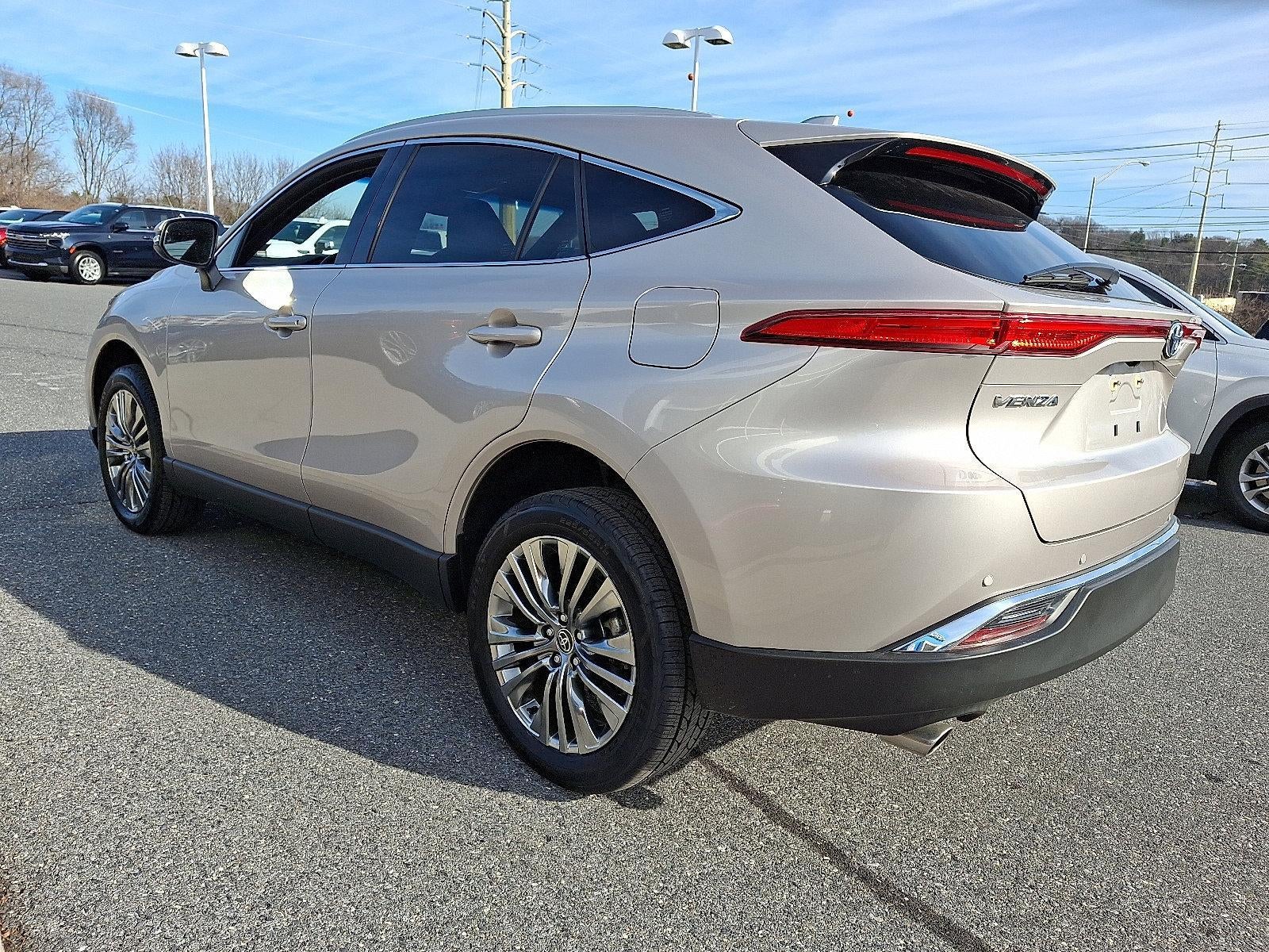 2024 Toyota Venza LE