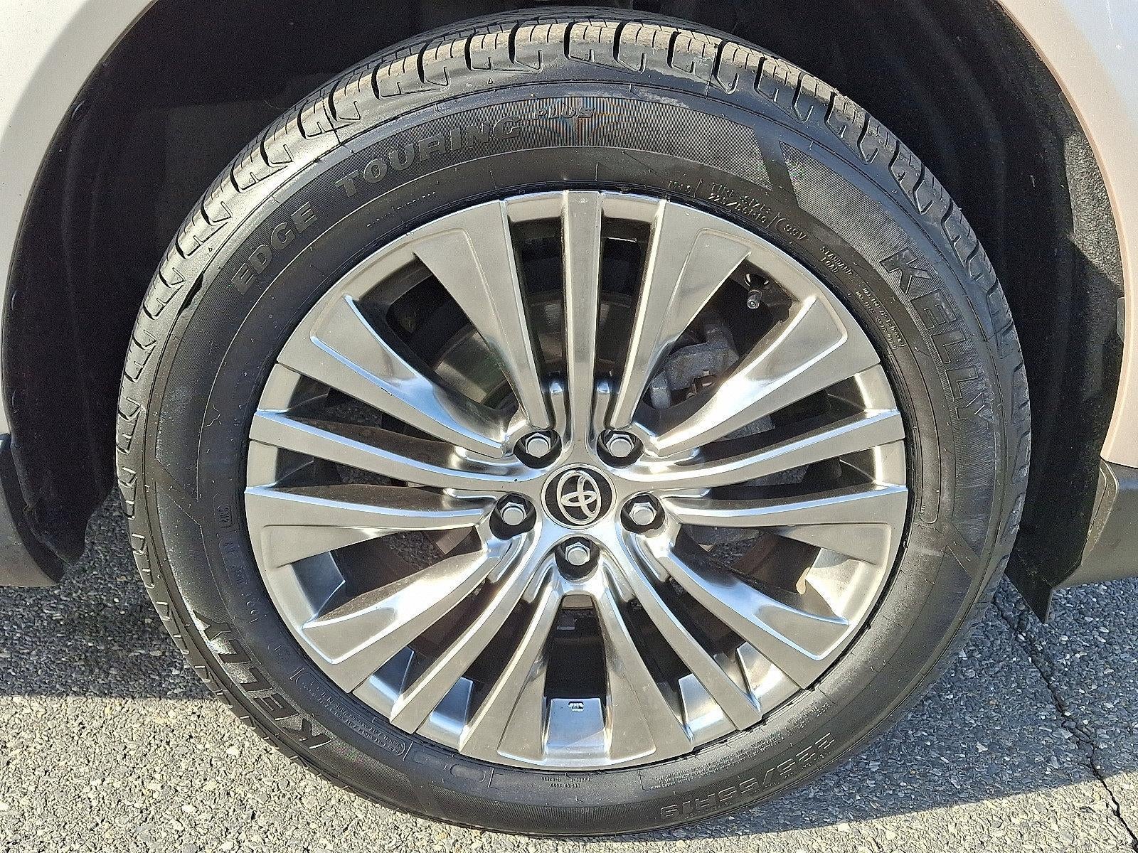 2024 Toyota Venza LE