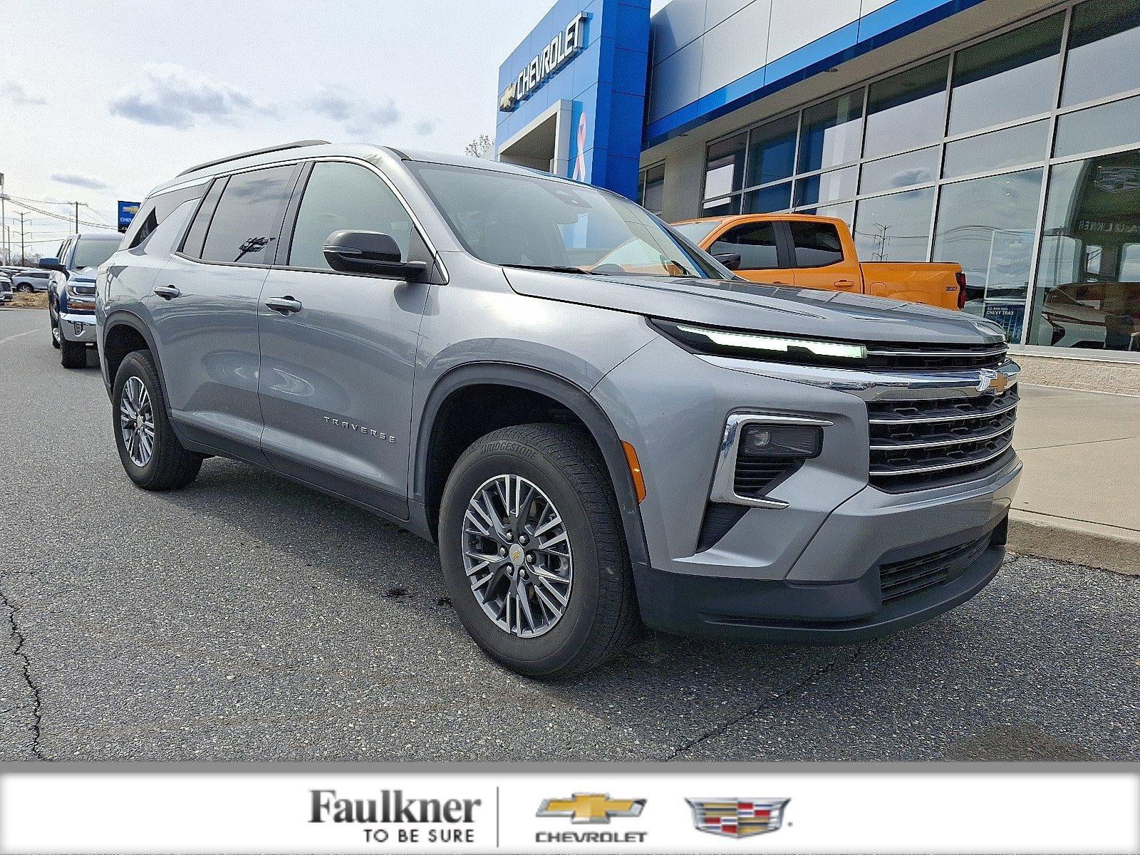 2025 Chevrolet Traverse LT