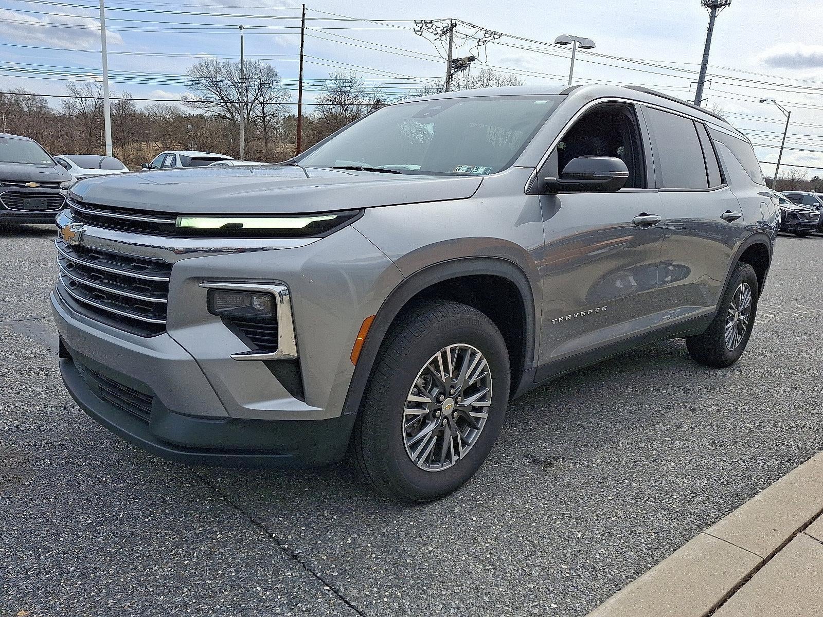 2025 Chevrolet Traverse LT