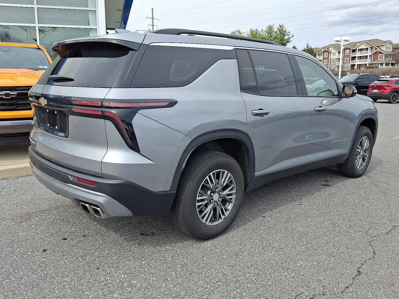 2025 Chevrolet Traverse LT
