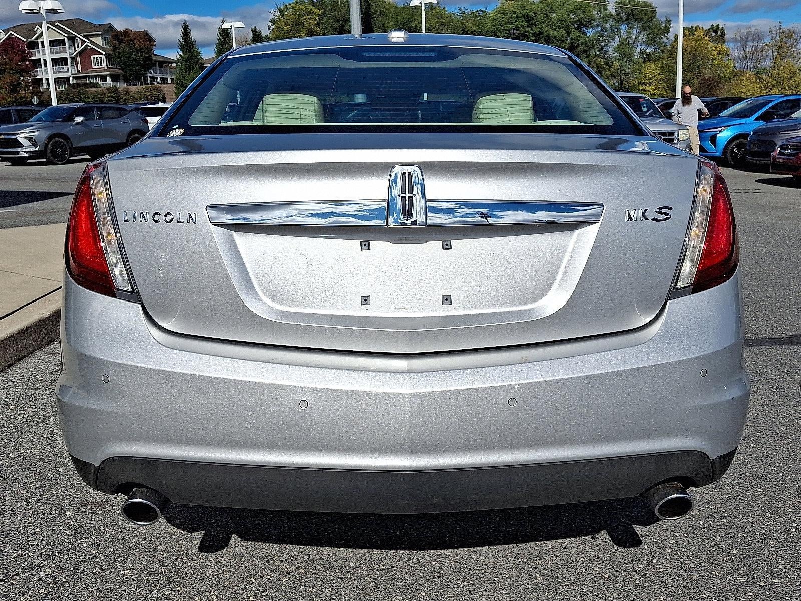 2010 Lincoln MKS Base