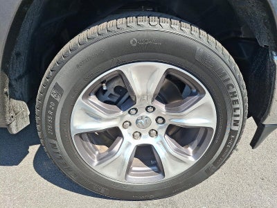 2020 RAM 1500 Laramie 4x4 Crew Cab 5'7" Box
