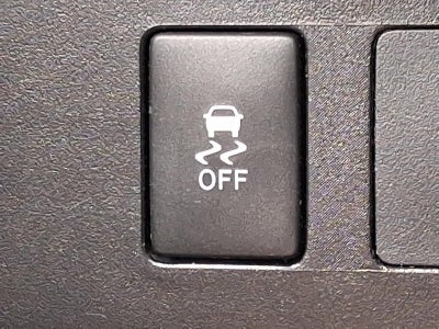 2023 Toyota Tacoma 4WD 4WD SR Double Cab 5' Bed V6 AT (Natl)