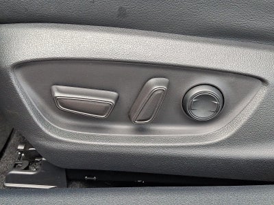 2020 Toyota Camry SE Auto AWD (Natl)