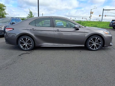 2020 Toyota Camry SE Auto AWD (Natl)
