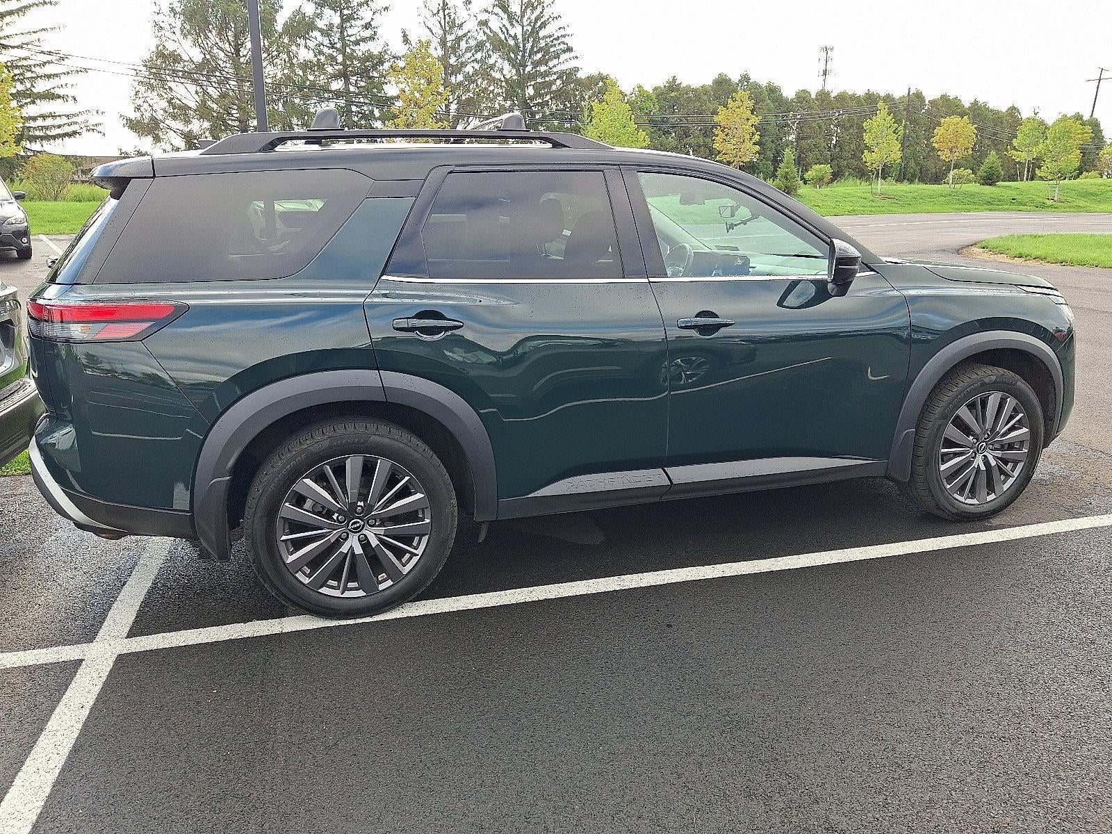 2023 Nissan Pathfinder SL 4WD