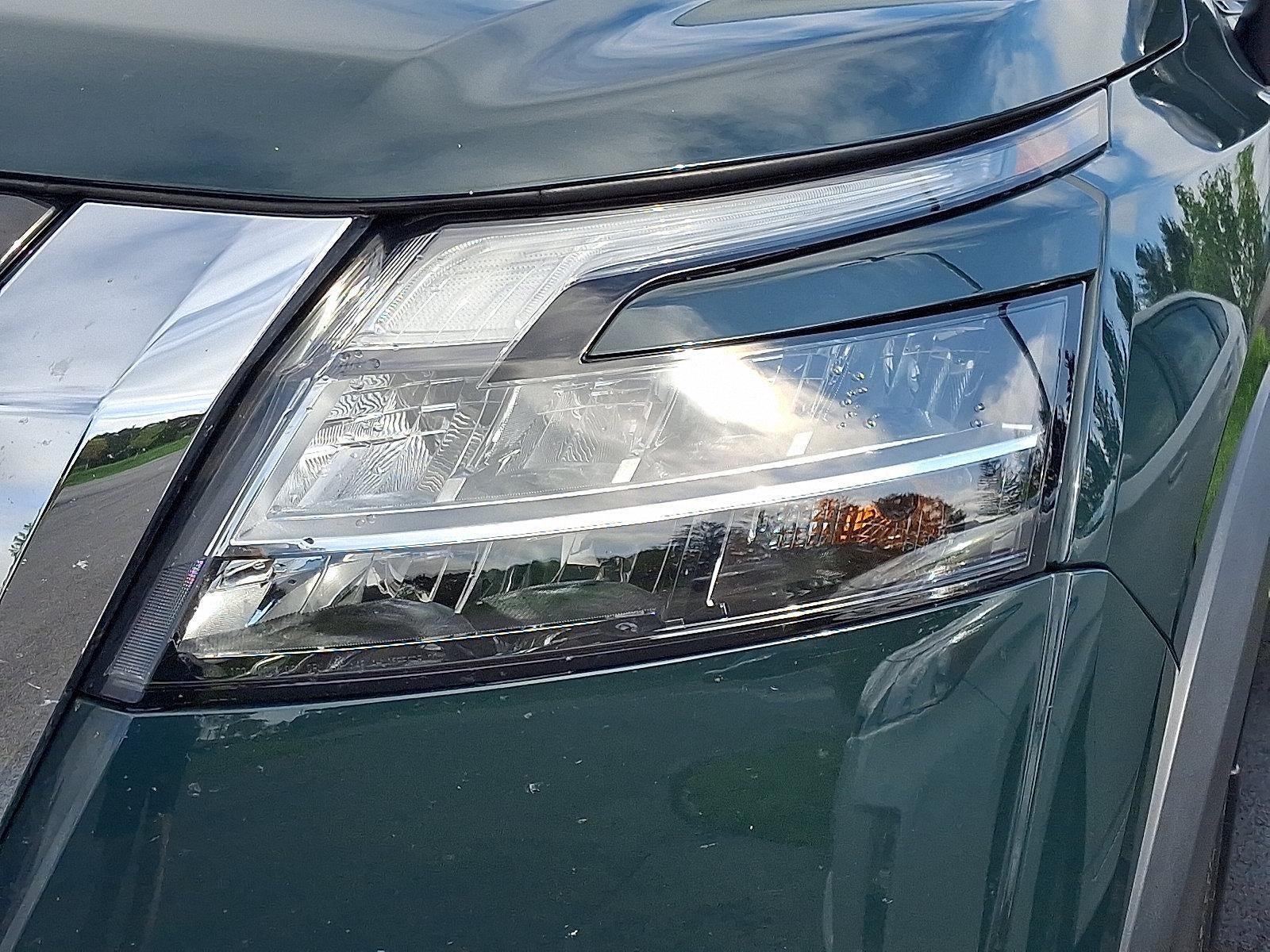 2023 Nissan Pathfinder SL 4WD