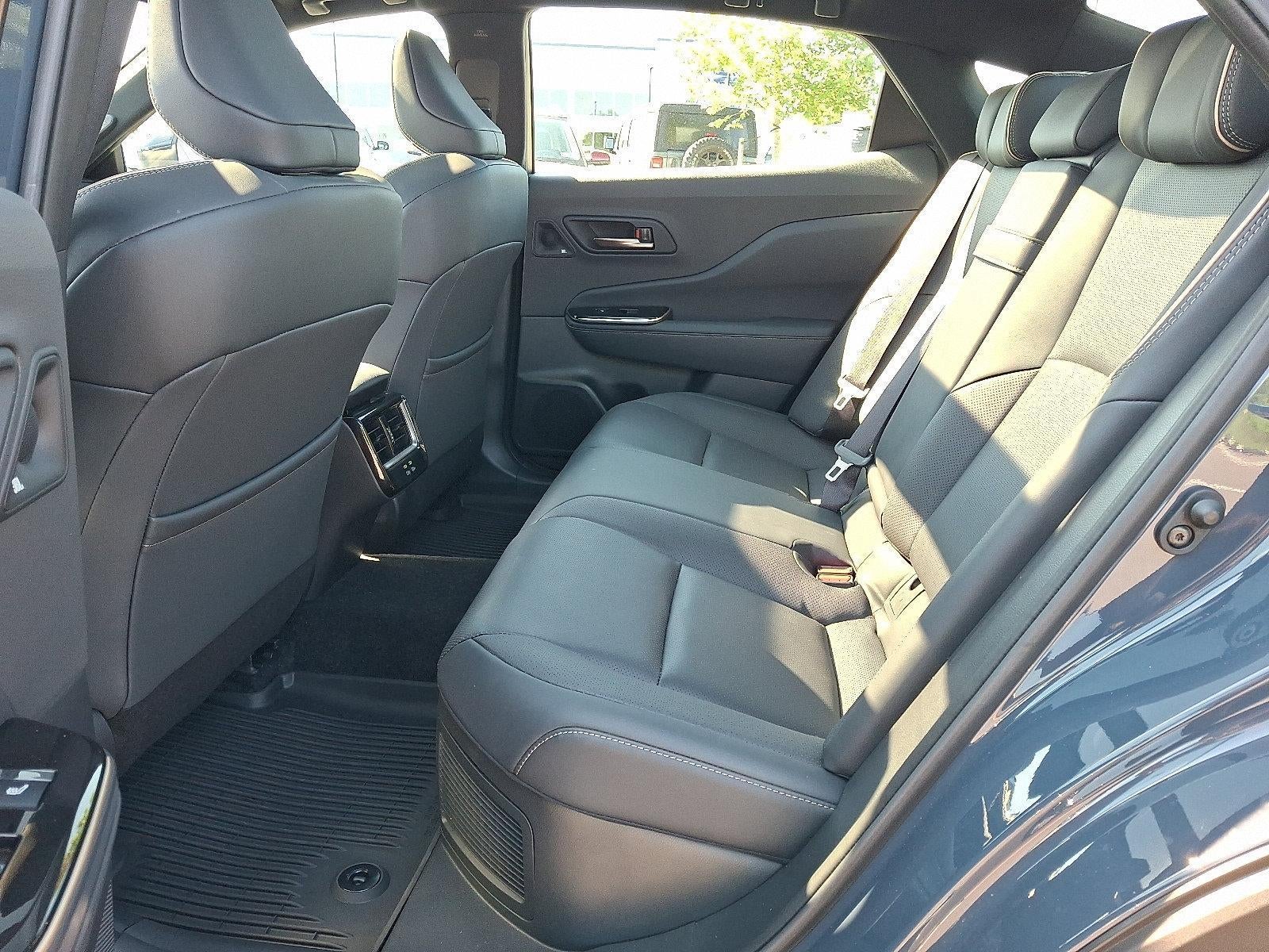 2025 Toyota Crown Platinum AWD (Natl)