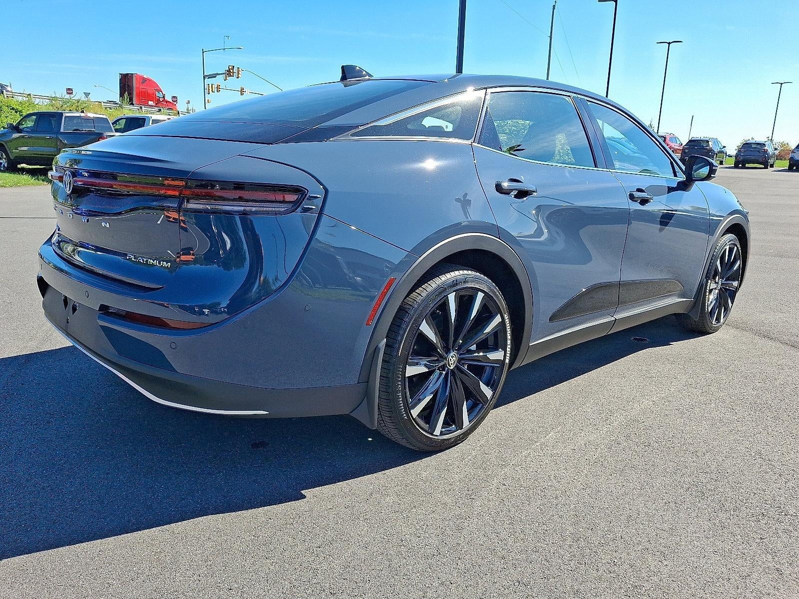 2025 Toyota Crown Platinum AWD (Natl)