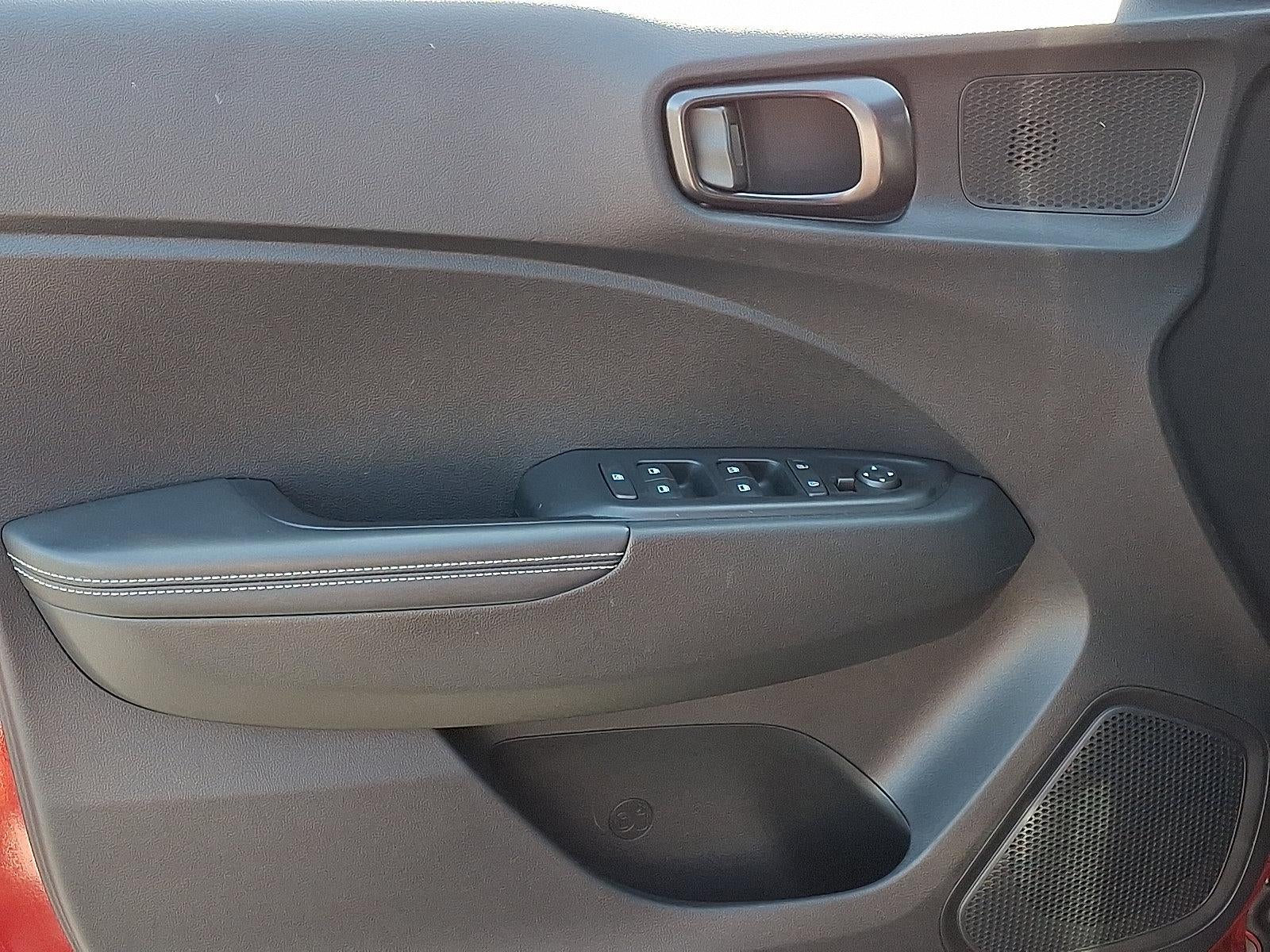 2025 Hyundai VENUE Limited IVT
